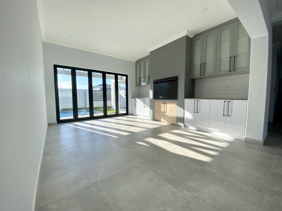4 Bedroom Property for Sale in Sandown Western Cape